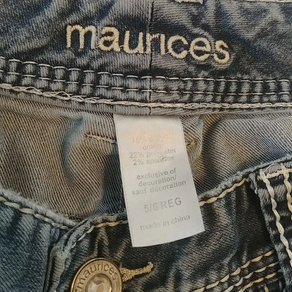 Maurices Stretchy Capri Blue Jeans 5/6 - Picture 5 of 9
